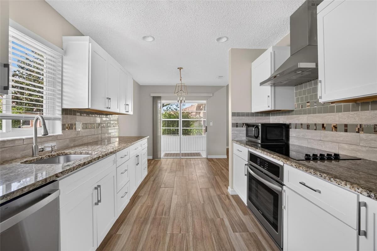 2222 MAYFIELD PALMS LANE — photo 13 of 44