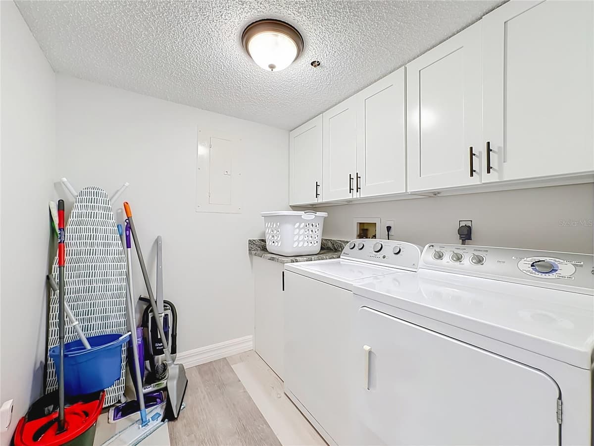 3750 PINEBROOK CIRCLE — photo 24 of 28