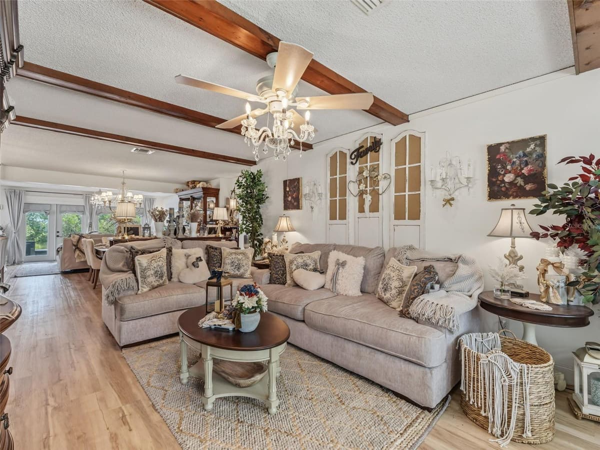 4101 GLORIA DRIVE — photo 10 of 79