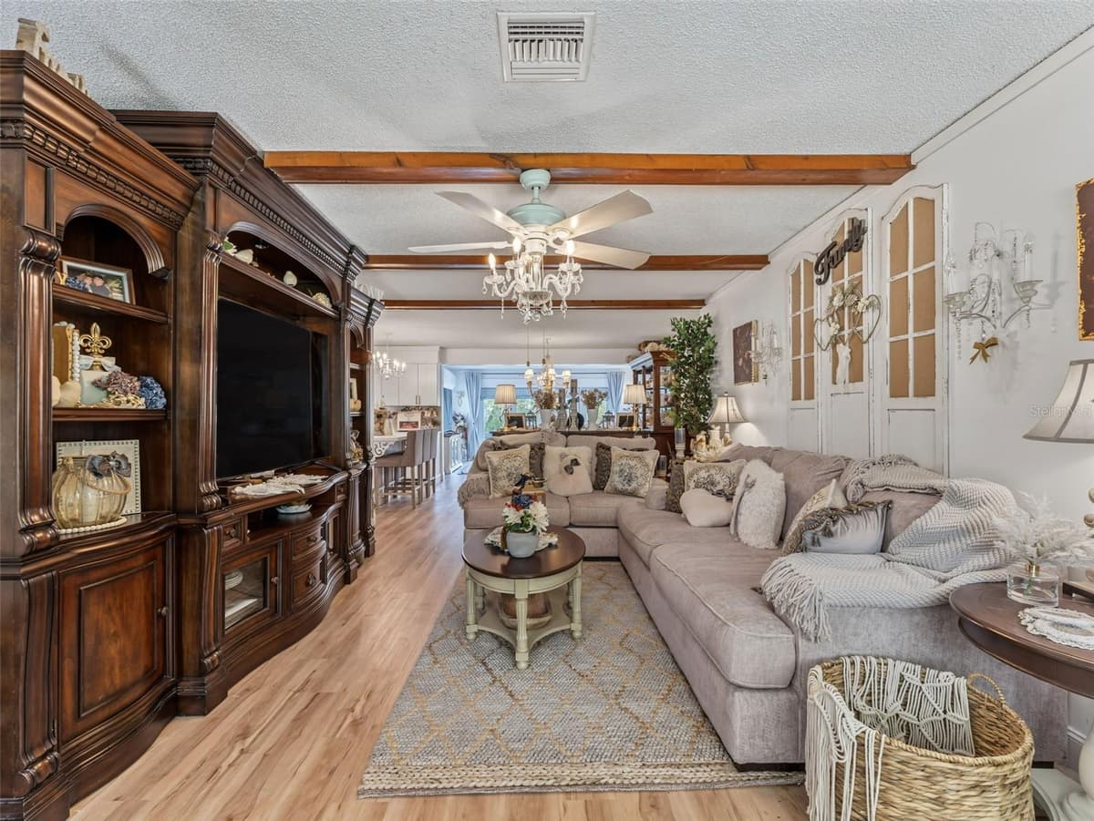 4101 GLORIA DRIVE — photo 12 of 79