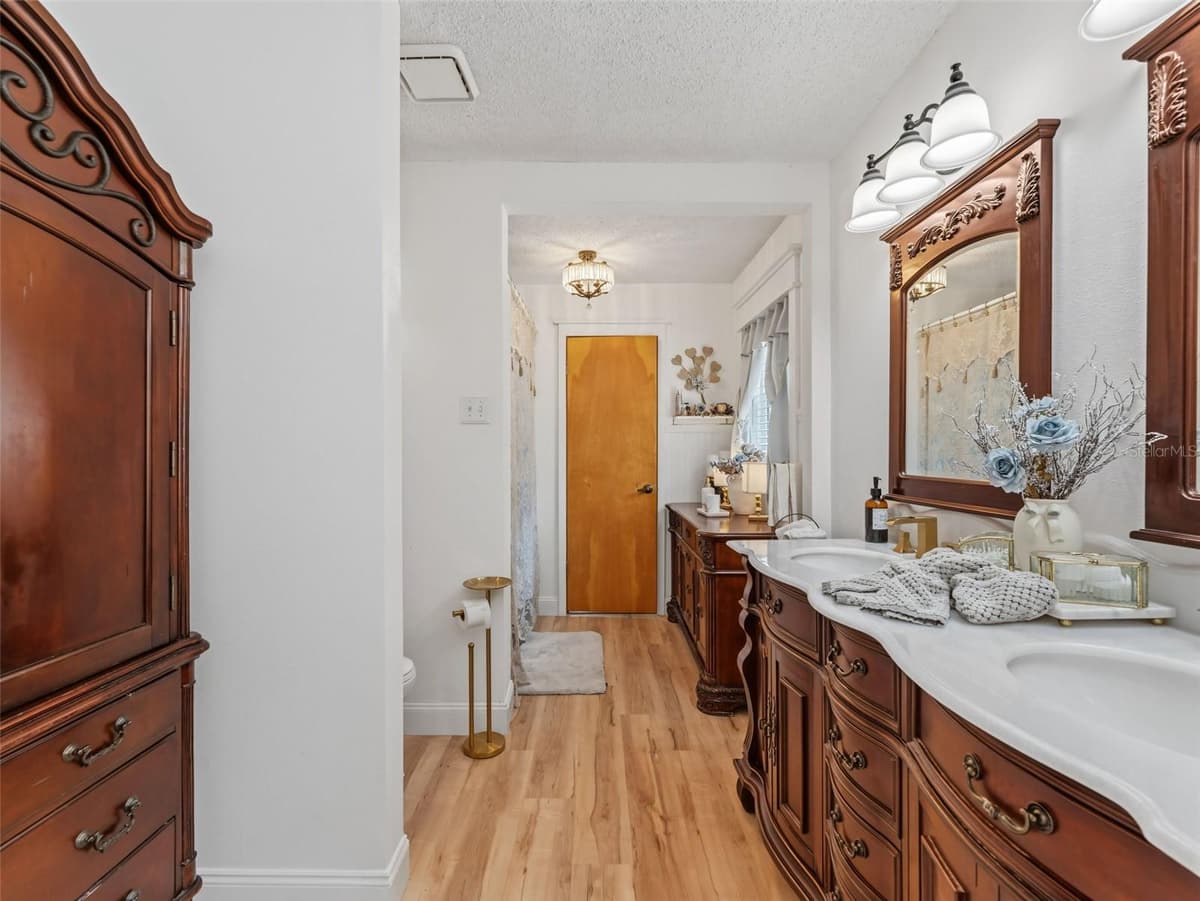 4101 GLORIA DRIVE — photo 38 of 79