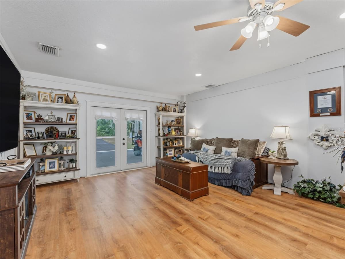 4101 GLORIA DRIVE — photo 45 of 79