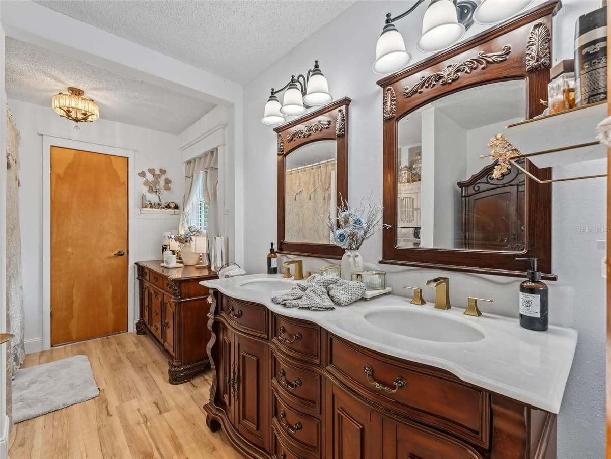 4101 GLORIA DRIVE — photo 37 of 79
