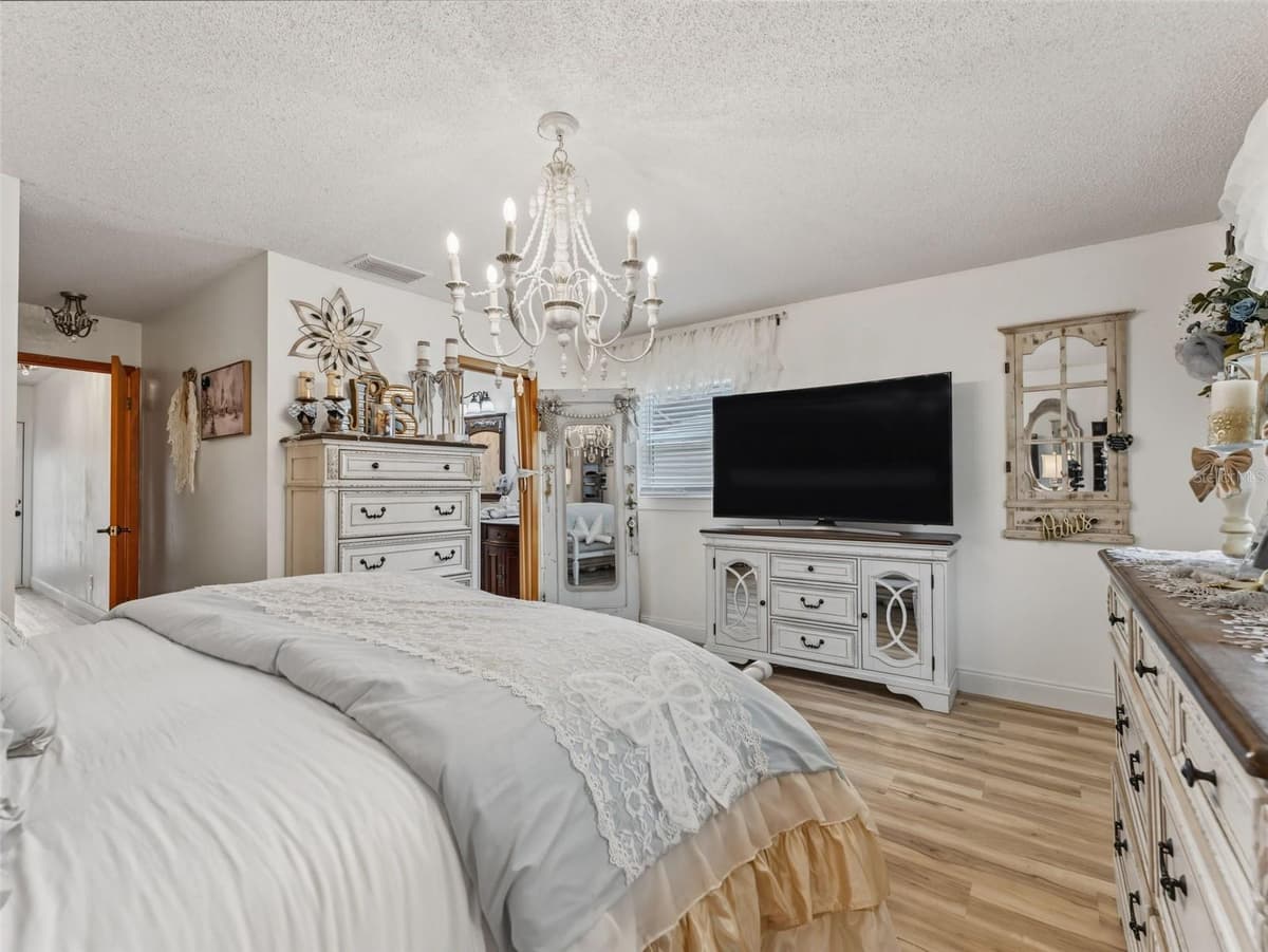 4101 GLORIA DRIVE — photo 34 of 79