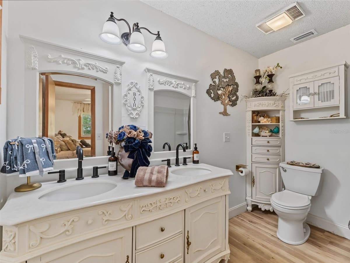 4101 GLORIA DRIVE — photo 17 of 79