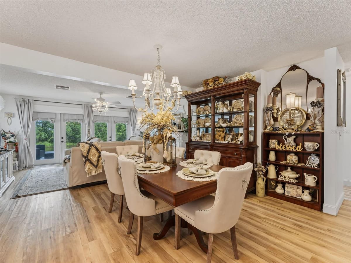4101 GLORIA DRIVE — photo 18 of 79