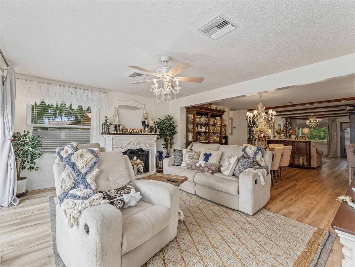 4101 GLORIA DRIVE — photo 41 of 79