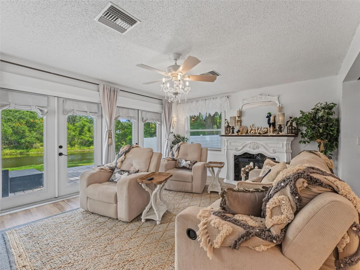 4101 GLORIA DRIVE — photo 42 of 79