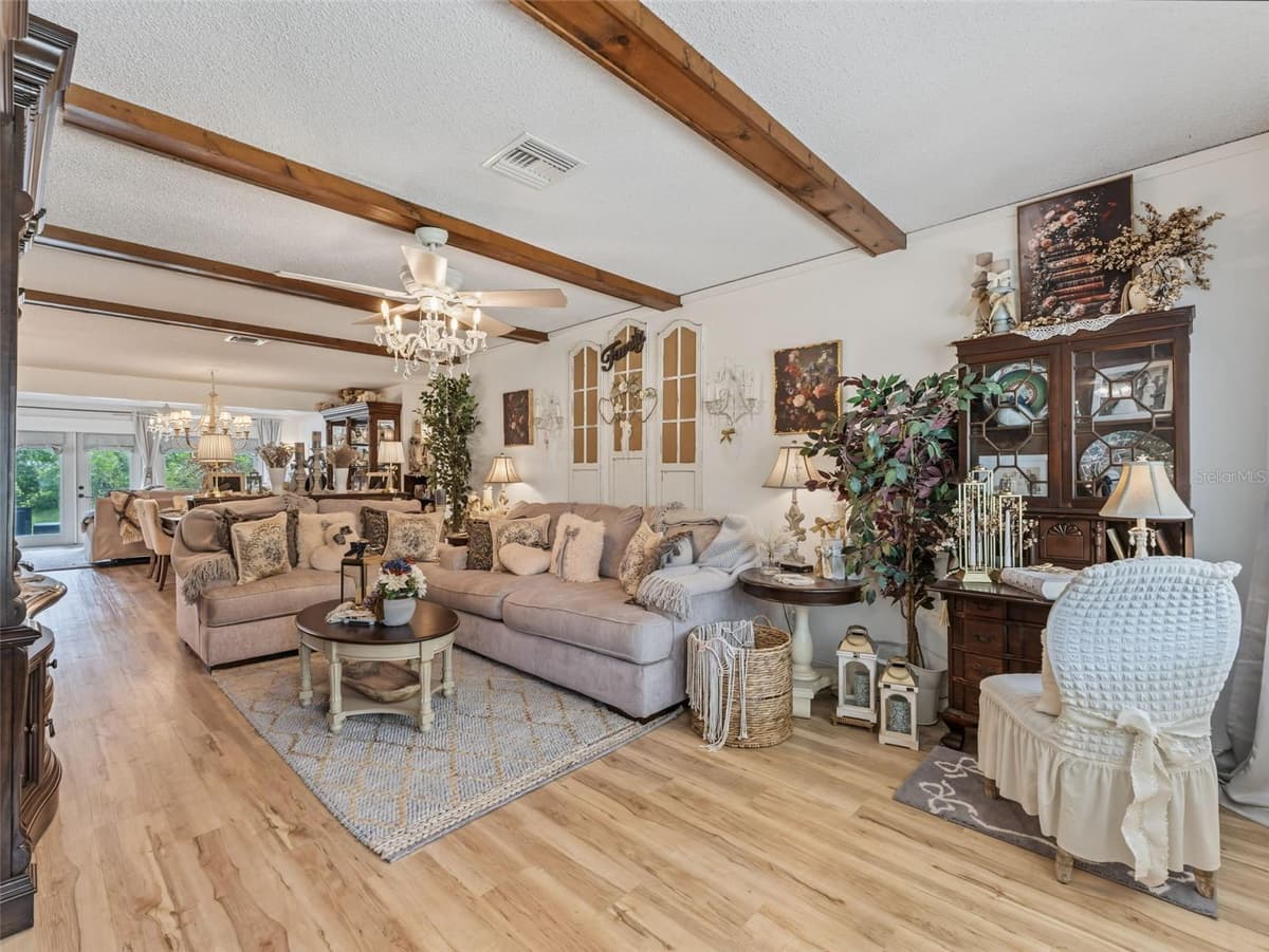 4101 GLORIA DRIVE — photo 11 of 79