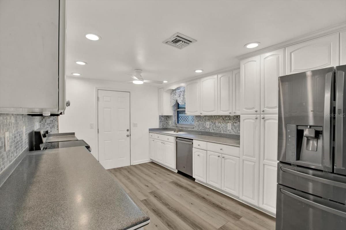 5995 BLOSSOM LAKE DRIVE — photo 11 of 20