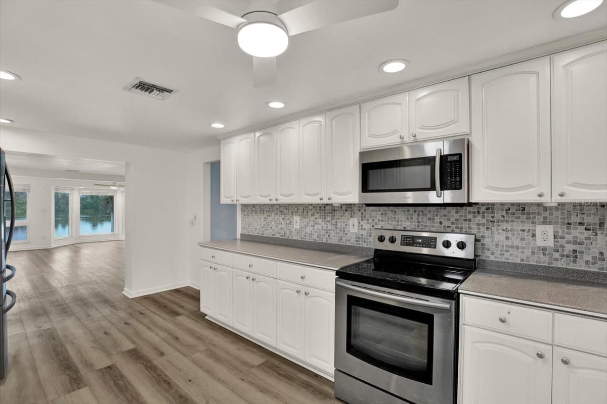 5995 BLOSSOM LAKE DRIVE — photo 9 of 20