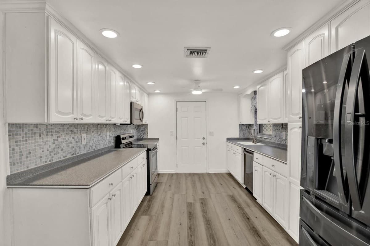 5995 BLOSSOM LAKE DRIVE — photo 10 of 20