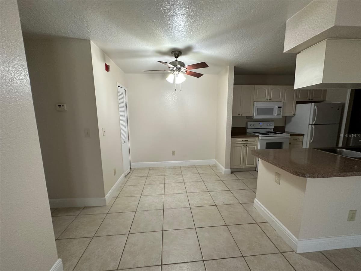 2550 ALAFAYA TRAIL — photo 9 of 21