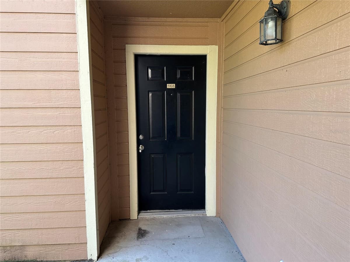 2550 ALAFAYA TRAIL — photo 3 of 21