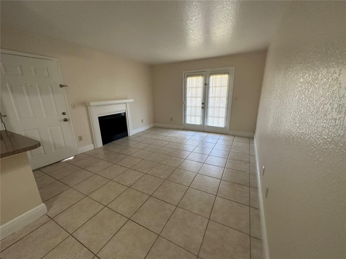 2550 ALAFAYA TRAIL — photo 4 of 21