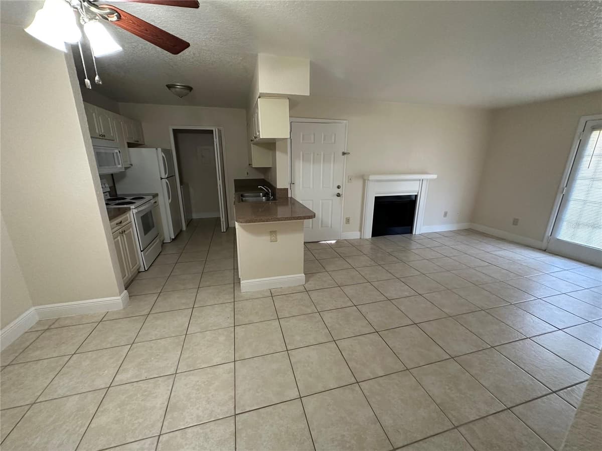 2550 ALAFAYA TRAIL — photo 8 of 21