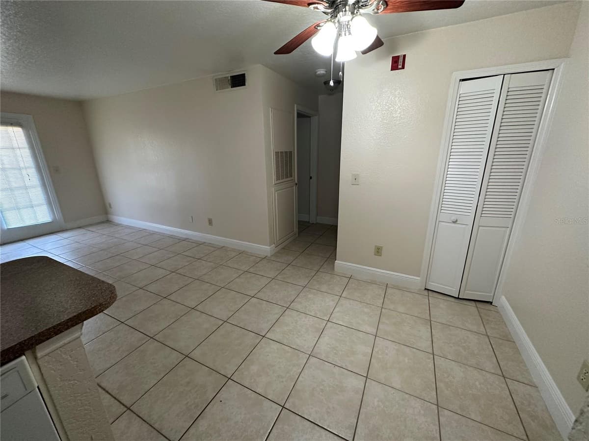 2550 ALAFAYA TRAIL — photo 11 of 21