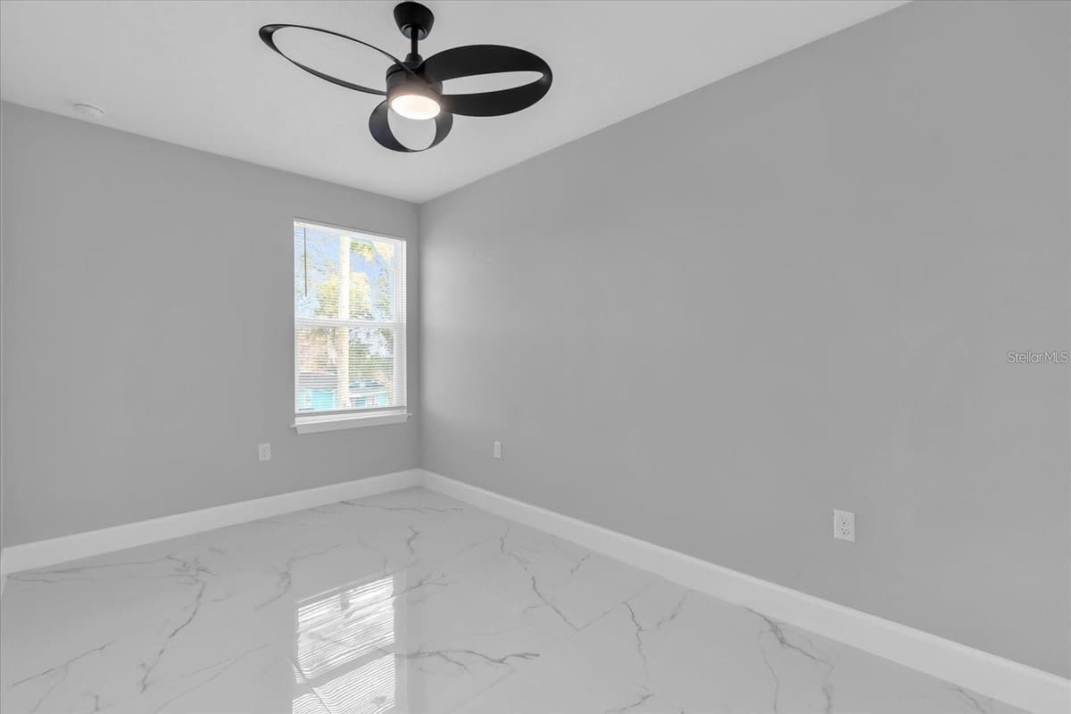 2404 CENTER STREET — photo 12 of 29