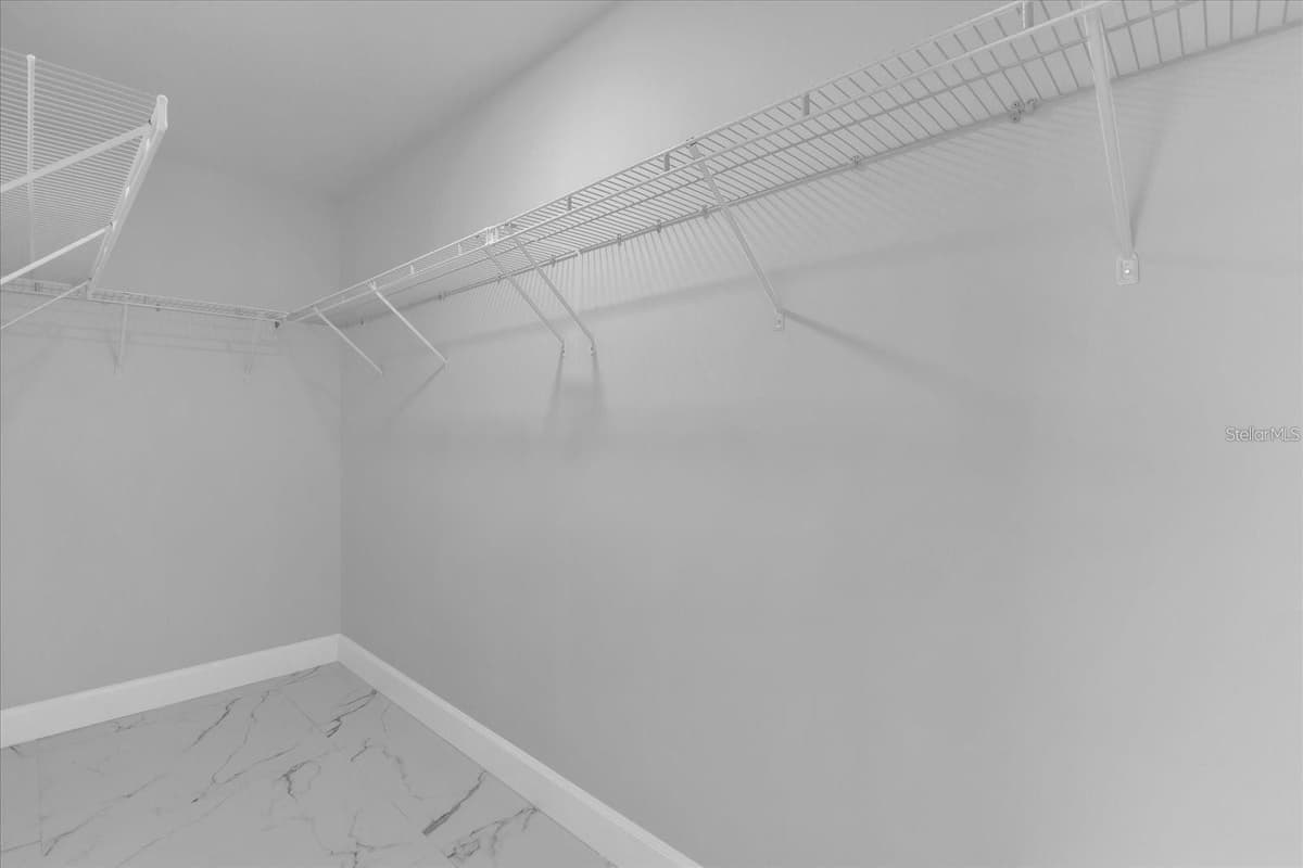 2404 CENTER STREET — photo 18 of 29
