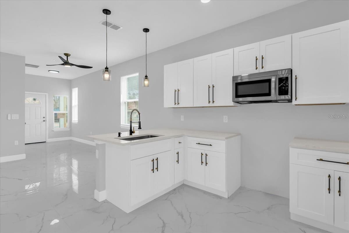 2404 CENTER STREET — photo 6 of 29