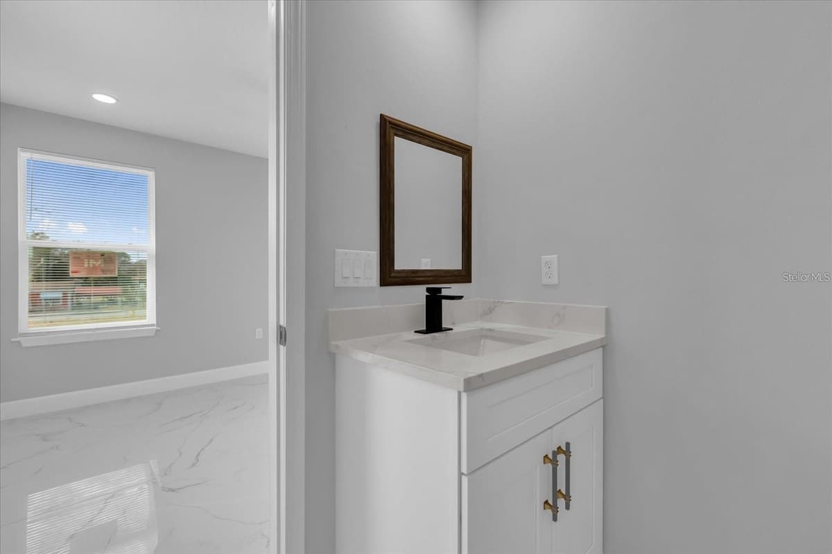 2404 CENTER STREET — photo 20 of 29