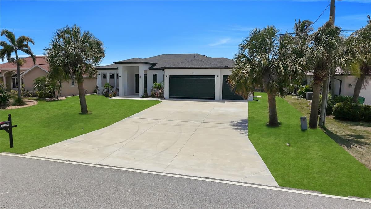 4129 FLAMINGO BOULEVARD — photo 3 of 49