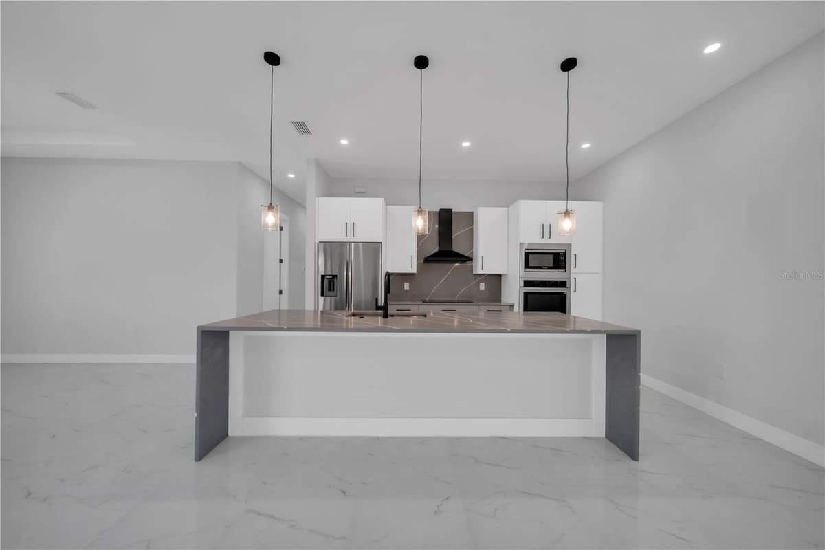 4129 FLAMINGO BOULEVARD — photo 11 of 49