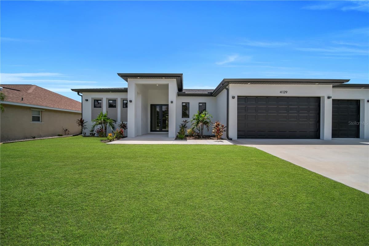 4129 FLAMINGO BOULEVARD — photo 1 of 49