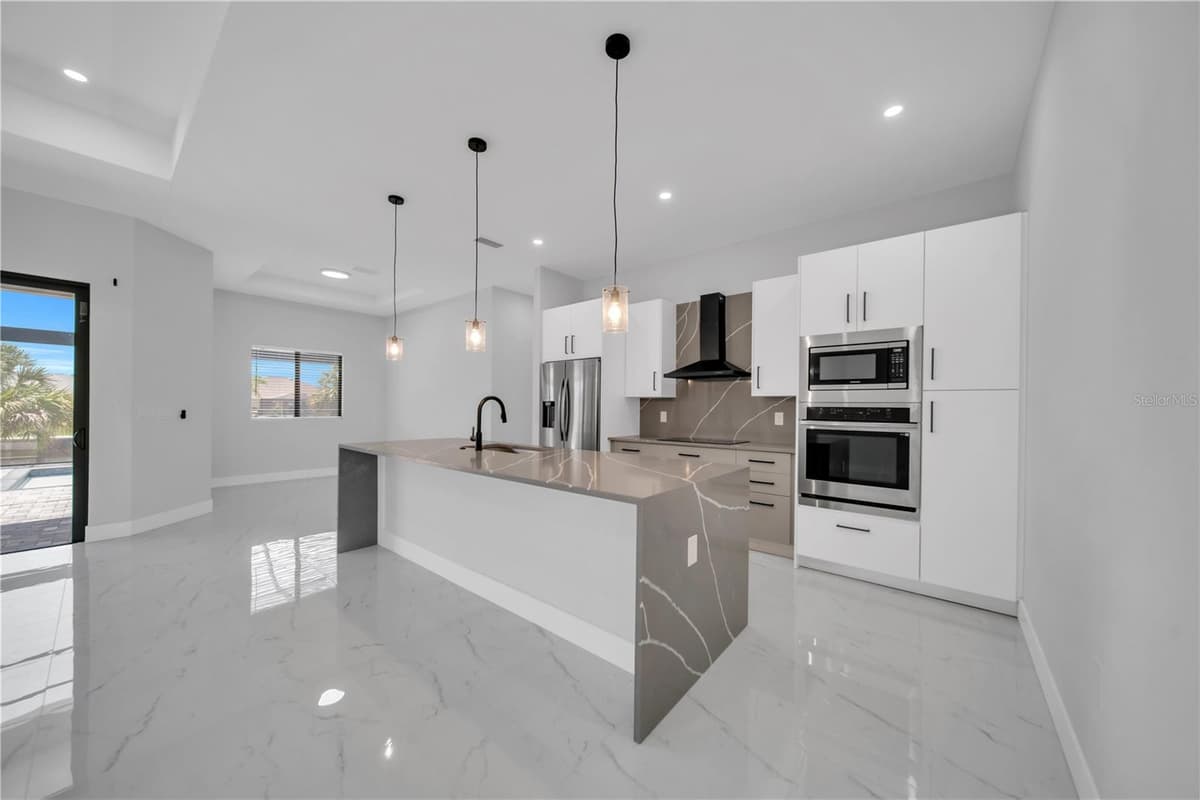 4129 FLAMINGO BOULEVARD — photo 9 of 49