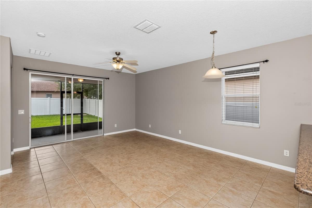 14249 QUEENSIDE STREET — photo 5 of 24