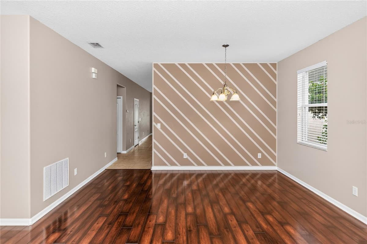 14249 QUEENSIDE STREET — photo 4 of 24