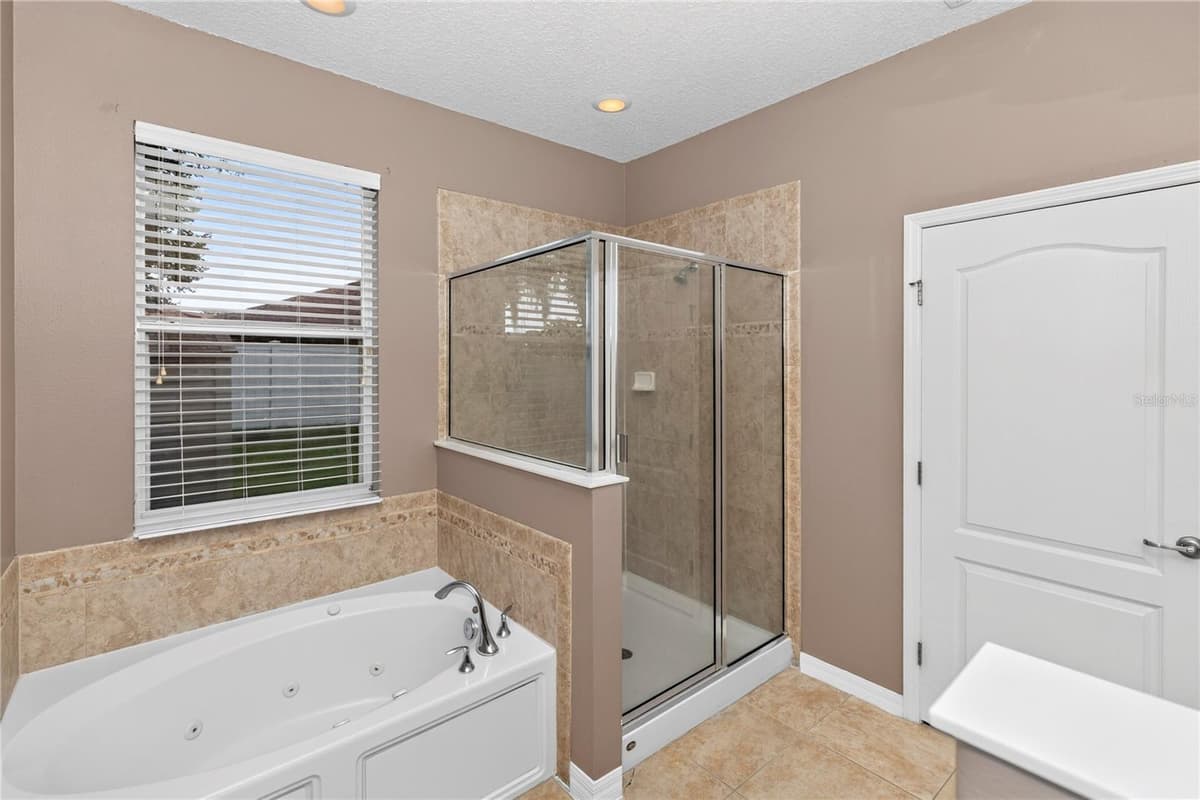 14249 QUEENSIDE STREET — photo 12 of 24