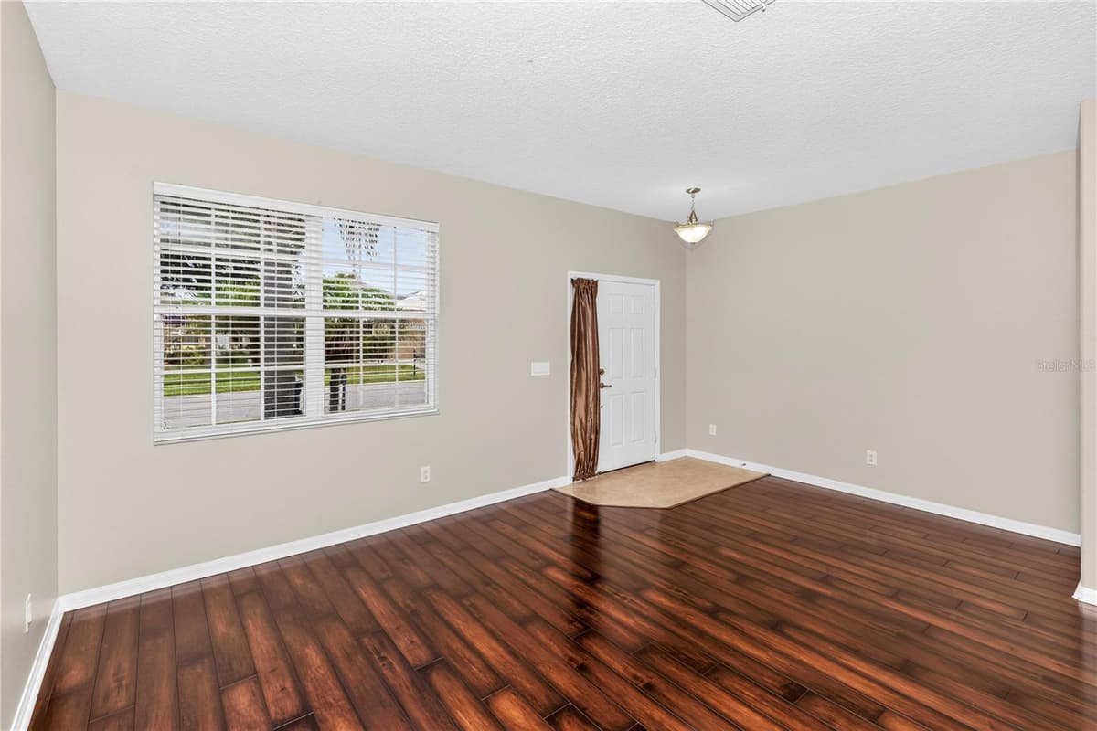 14249 QUEENSIDE STREET — photo 3 of 24