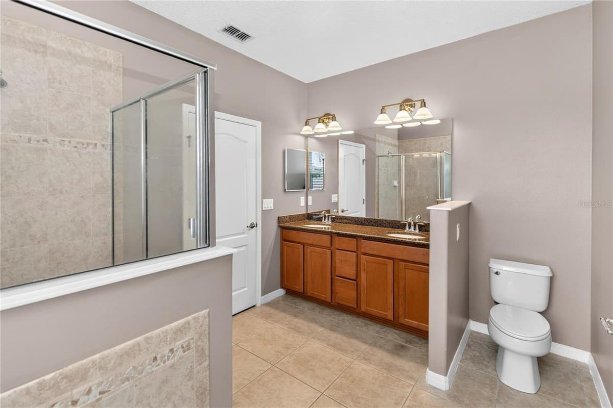 14249 QUEENSIDE STREET — photo 11 of 24