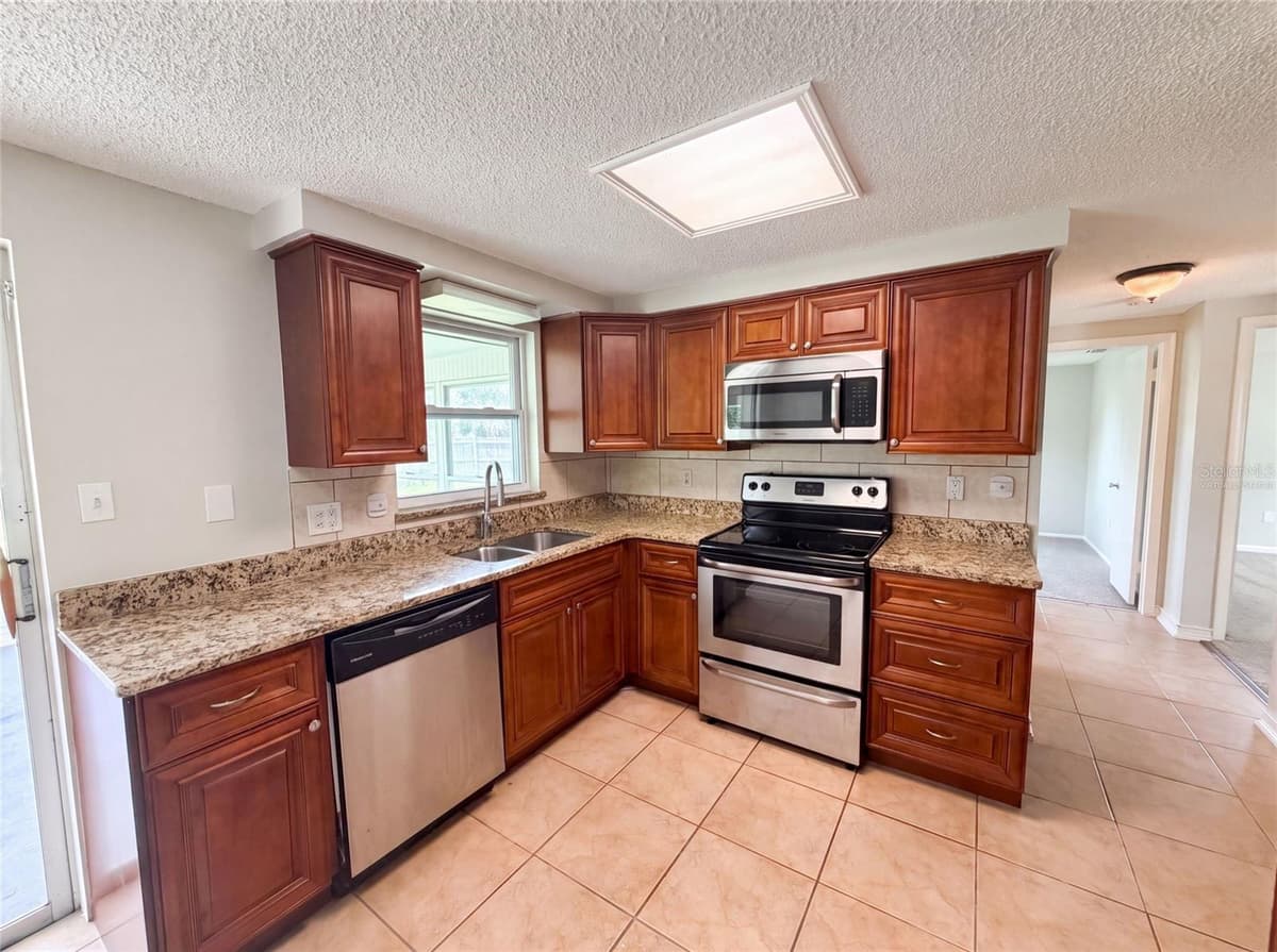 3518 GORMAN DRIVE — photo 2 of 22