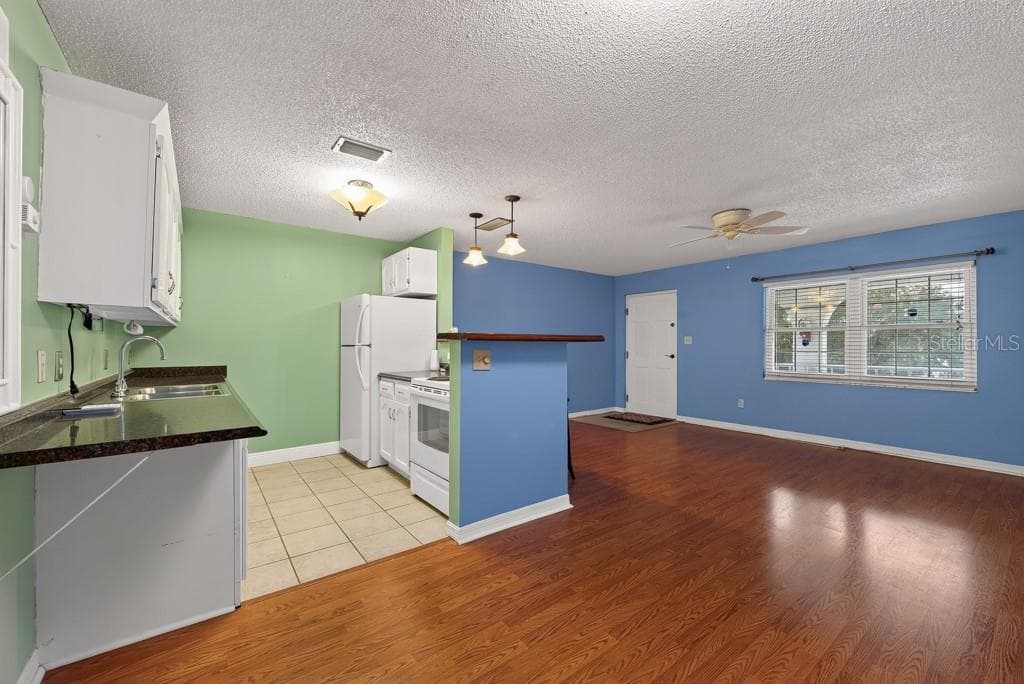 4801 AIRPORT ROAD — photo 10 of 37