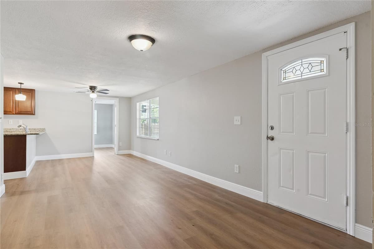 3625 COCHRAN STREET — photo 9 of 39