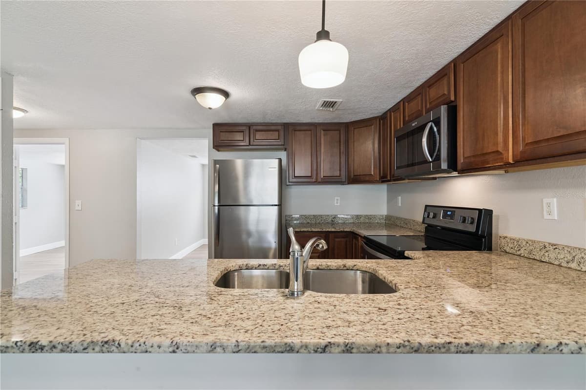 3625 COCHRAN STREET — photo 21 of 39