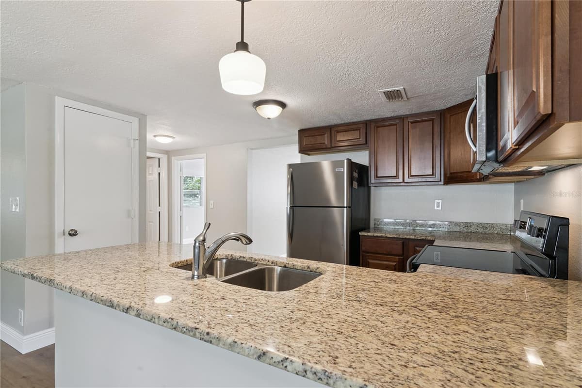 3625 COCHRAN STREET — photo 23 of 39