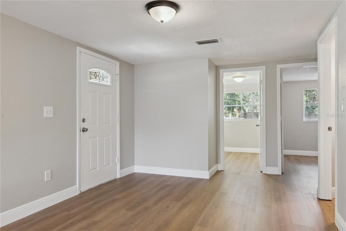 3625 COCHRAN STREET — photo 8 of 39