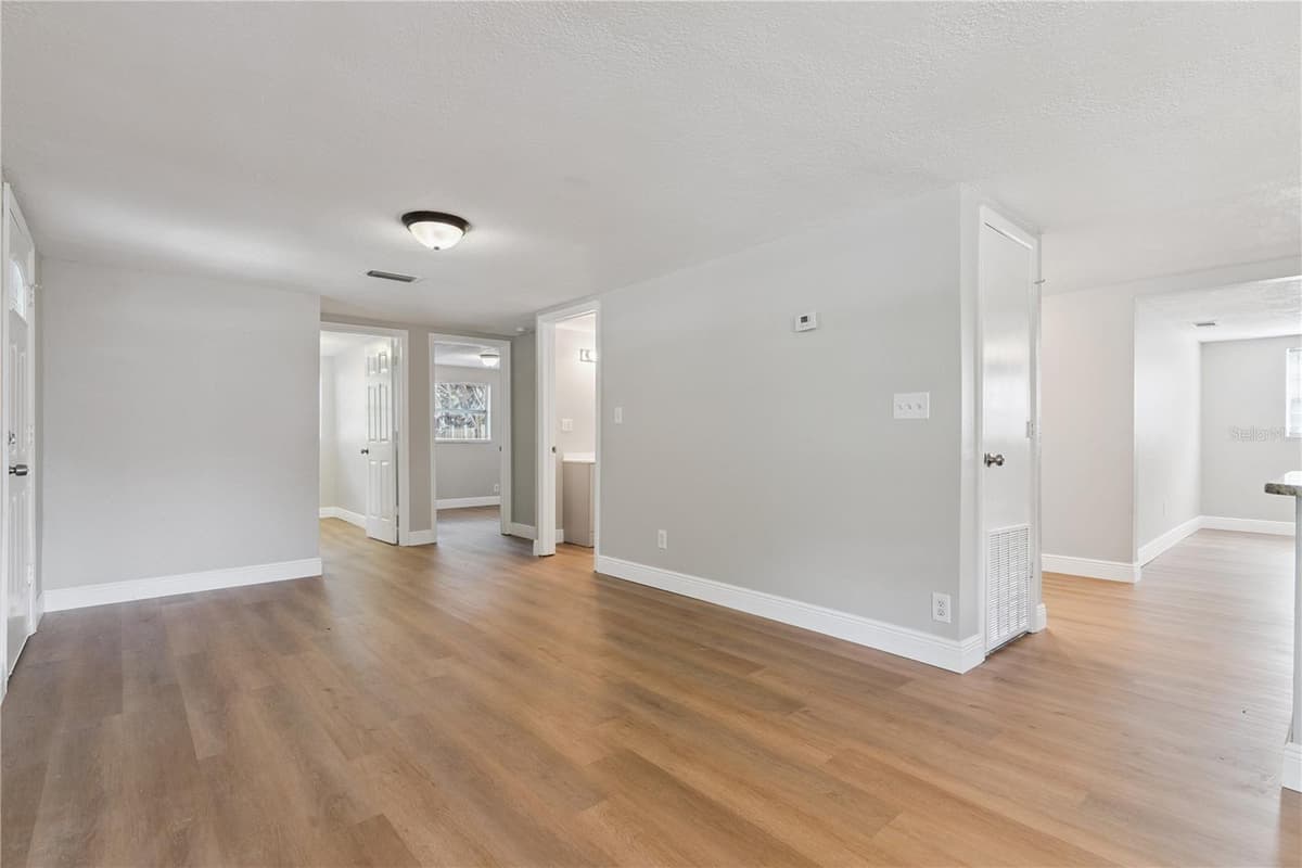 3625 COCHRAN STREET — photo 12 of 39