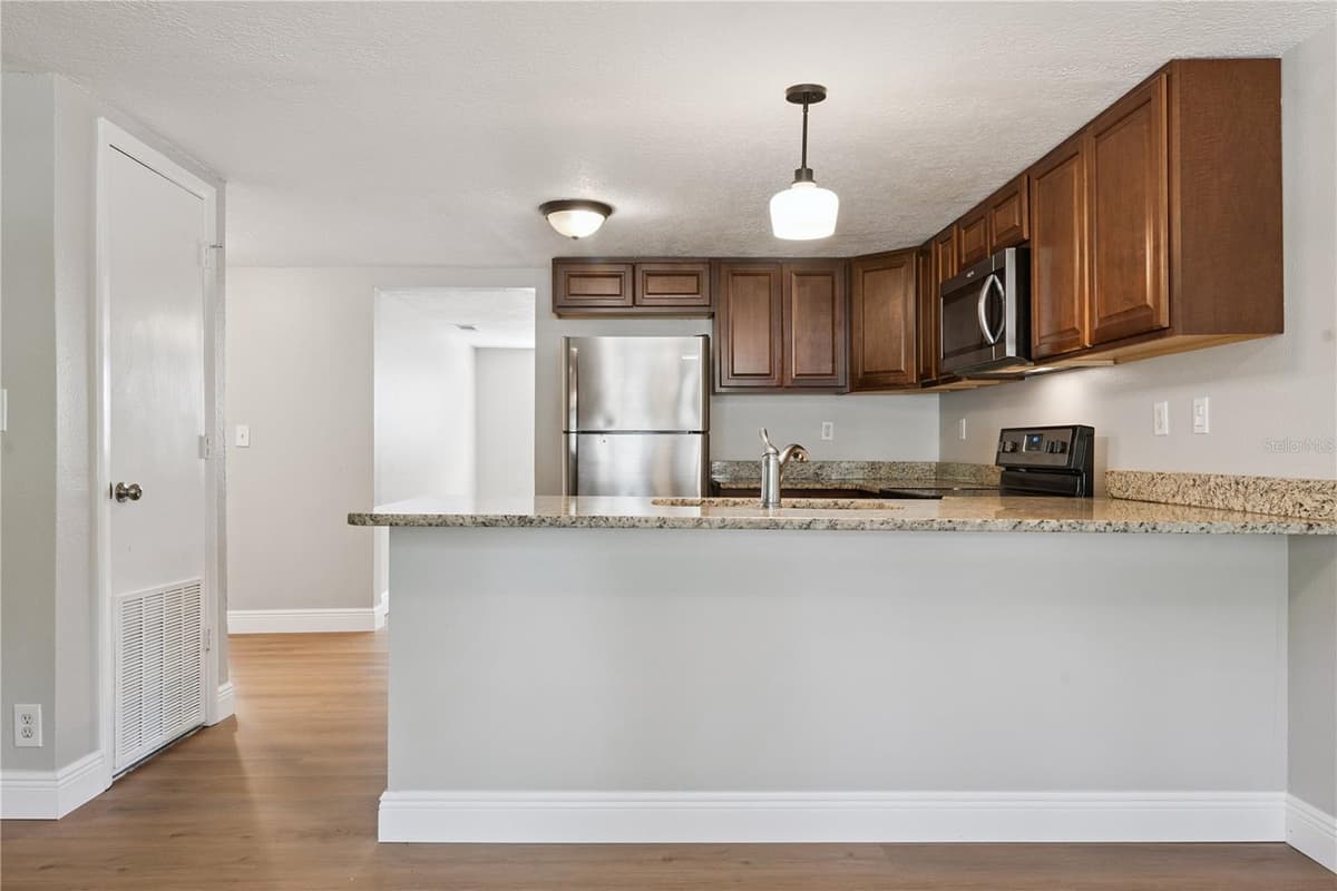 3625 COCHRAN STREET — photo 20 of 39