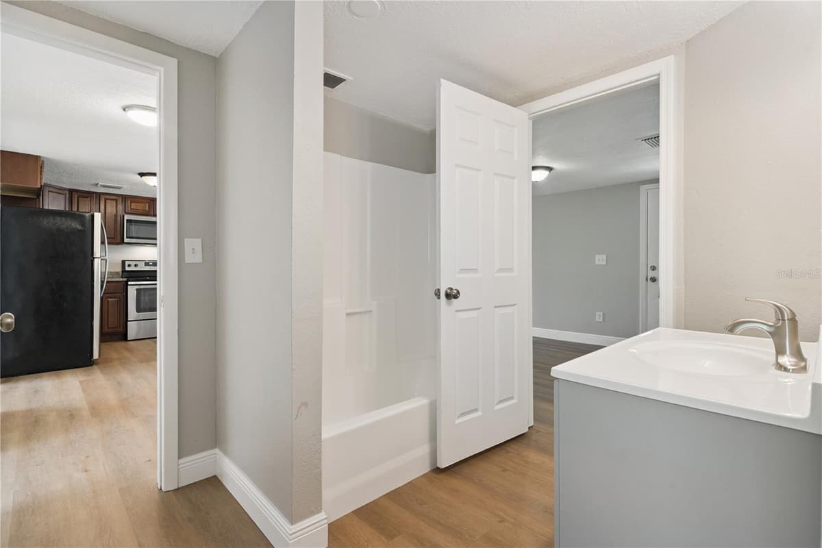 3625 COCHRAN STREET — photo 32 of 39