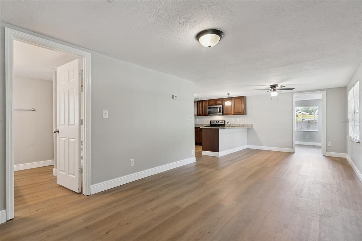 3625 COCHRAN STREET — photo 16 of 39
