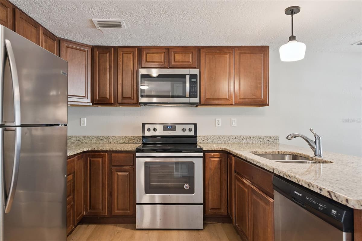 3625 COCHRAN STREET — photo 19 of 39