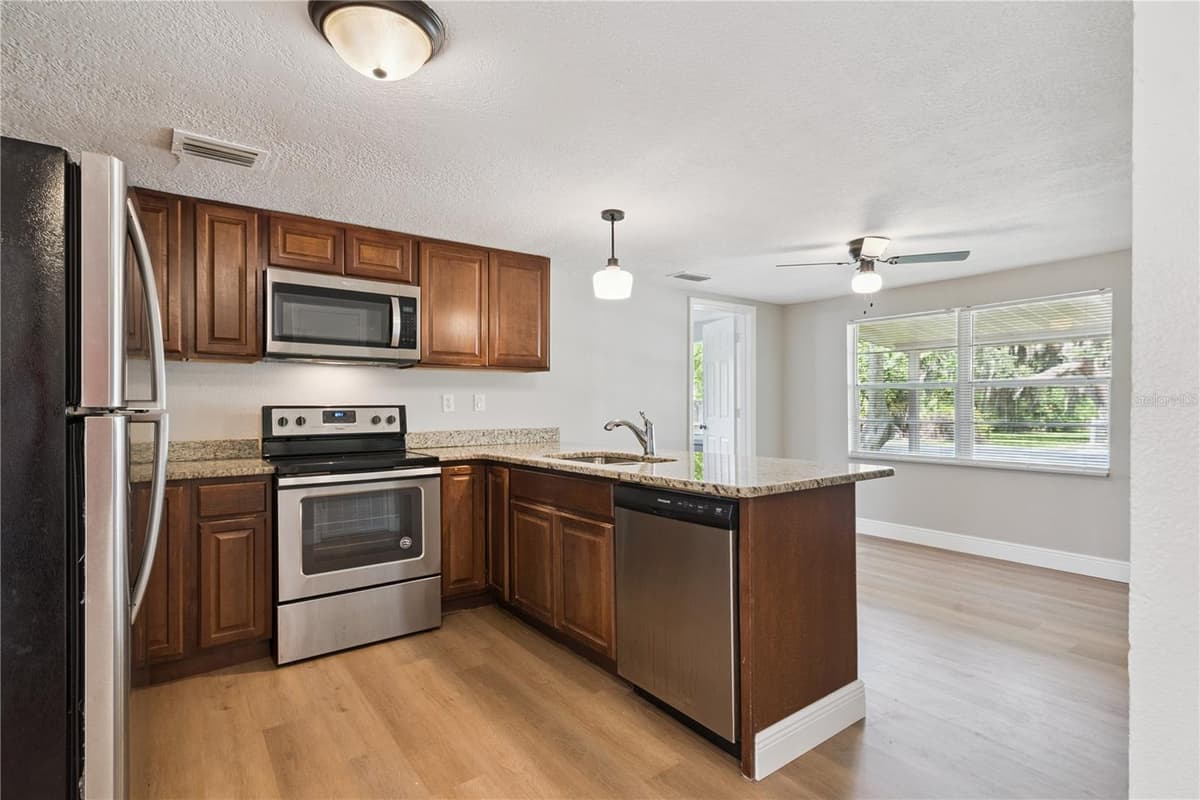 3625 COCHRAN STREET — photo 18 of 39