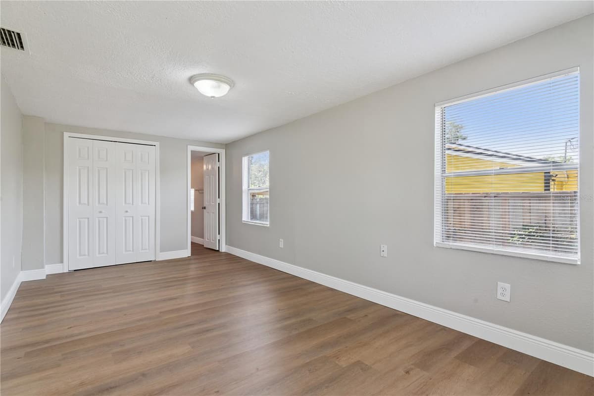 3625 COCHRAN STREET — photo 11 of 39