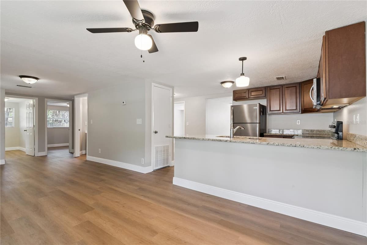 3625 COCHRAN STREET — photo 15 of 39