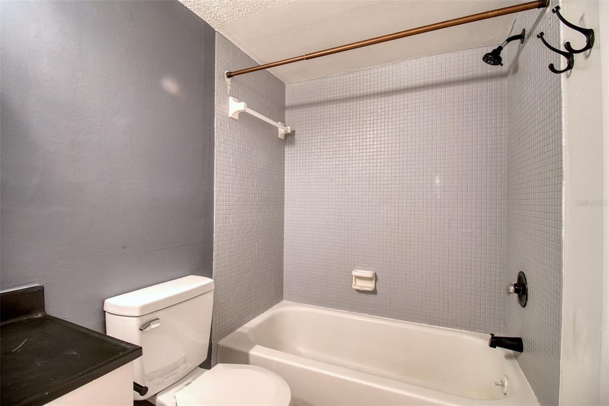 6334 NEWTOWN CIRCLE — photo 20 of 29