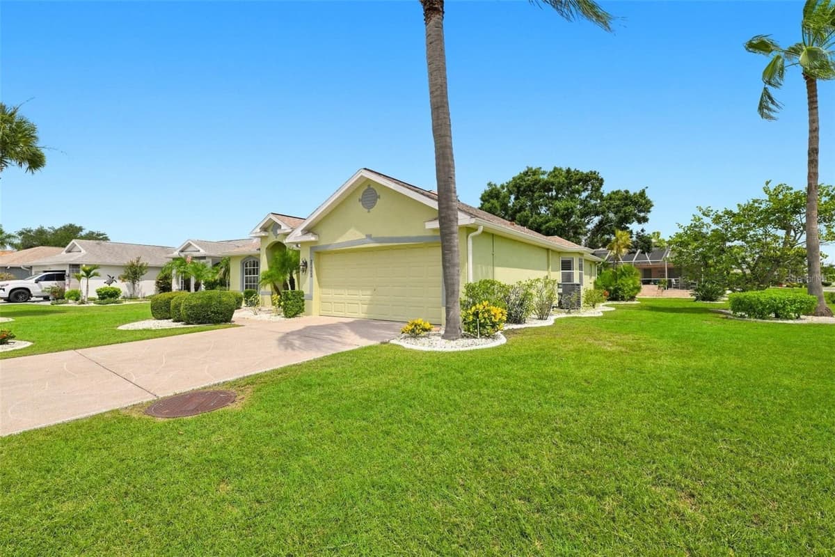 2242 DEL WEBB BOULEVARD — photo 3 of 58